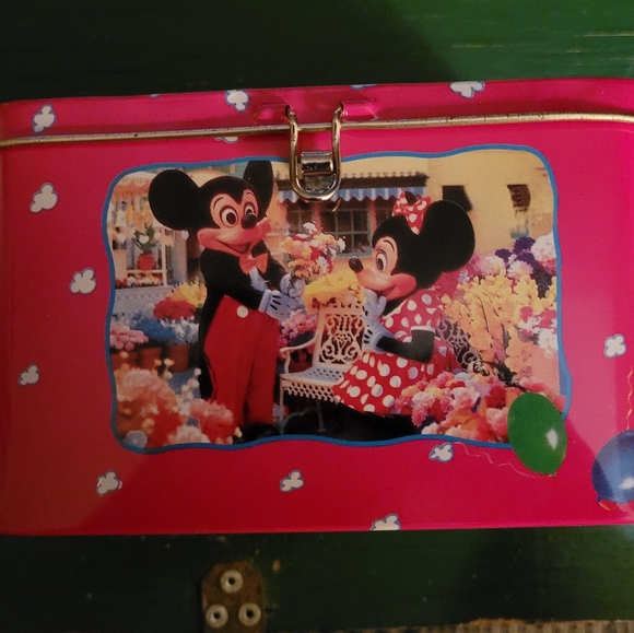 90's Mickey & Minnie metal lock box. - Picture 2 of 7